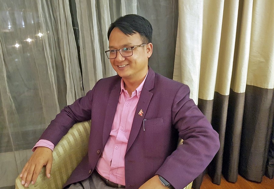 विपन्न विद्यार्थी पढाउन अध्यक्ष प्रकाश विष्टद्वारा अक्षयकोष स्थापना